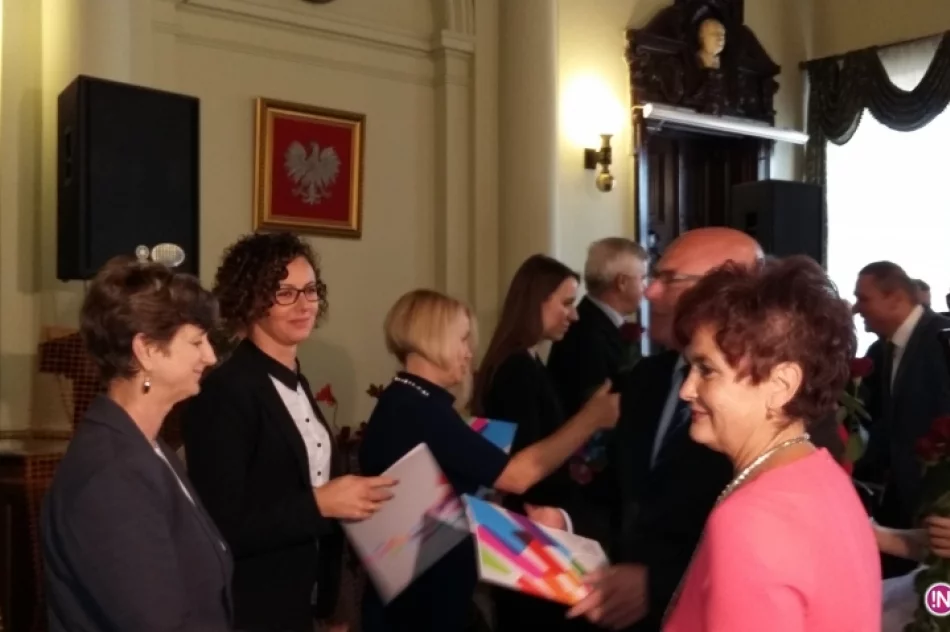 "Nauczyciel nie gromadzi, ale żyje dla innych" - zdjęcie 17