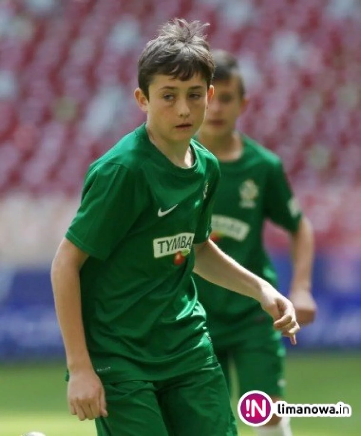 Młody zawodnik w piłkarskiej Kadrze Polski