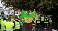 Przy pogodzie, niepogodzie, noś odblaski bo są w modzie! - zdjęcie 1