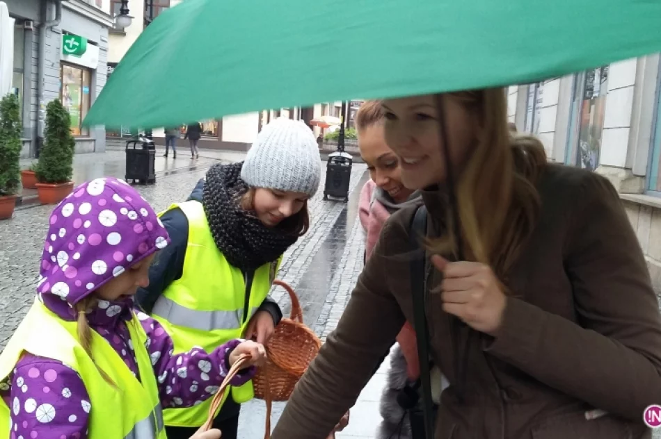 Przy pogodzie, niepogodzie, noś odblaski bo są w modzie! - zdjęcie 4