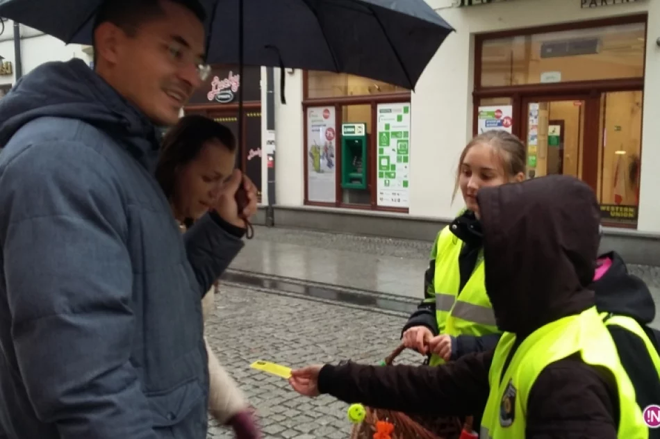 Przy pogodzie, niepogodzie, noś odblaski bo są w modzie! - zdjęcie 5