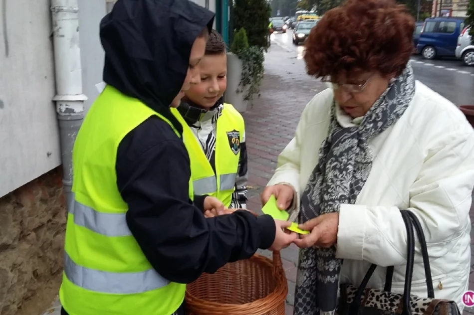 Przy pogodzie, niepogodzie, noś odblaski bo są w modzie! - zdjęcie 6