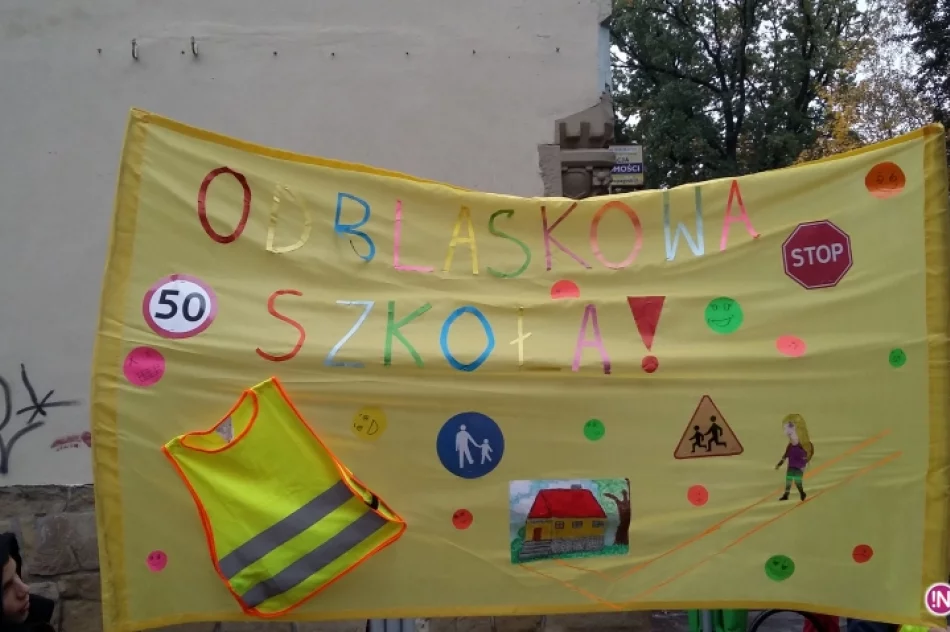 Przy pogodzie, niepogodzie, noś odblaski bo są w modzie! - zdjęcie 7