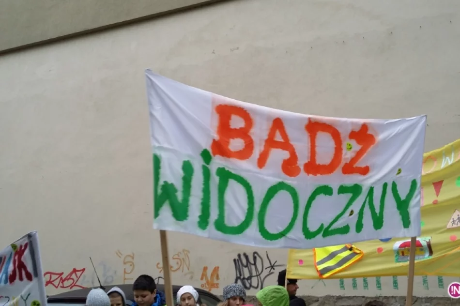 Przy pogodzie, niepogodzie, noś odblaski bo są w modzie! - zdjęcie 8