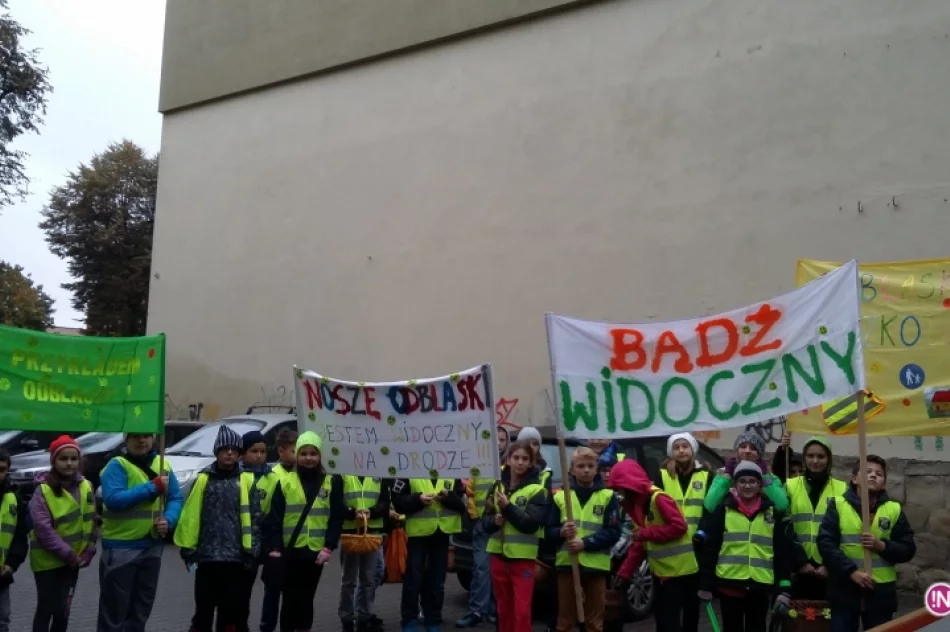 Przy pogodzie, niepogodzie, noś odblaski bo są w modzie! - zdjęcie 10