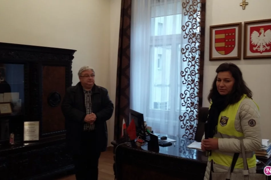 Przy pogodzie, niepogodzie, noś odblaski bo są w modzie! - zdjęcie 16