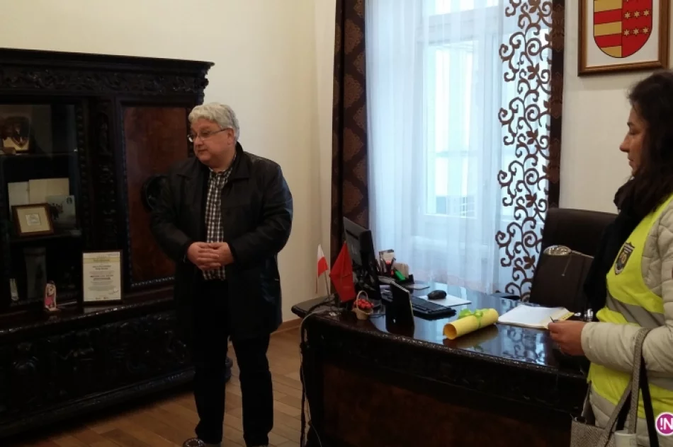 Przy pogodzie, niepogodzie, noś odblaski bo są w modzie! - zdjęcie 17