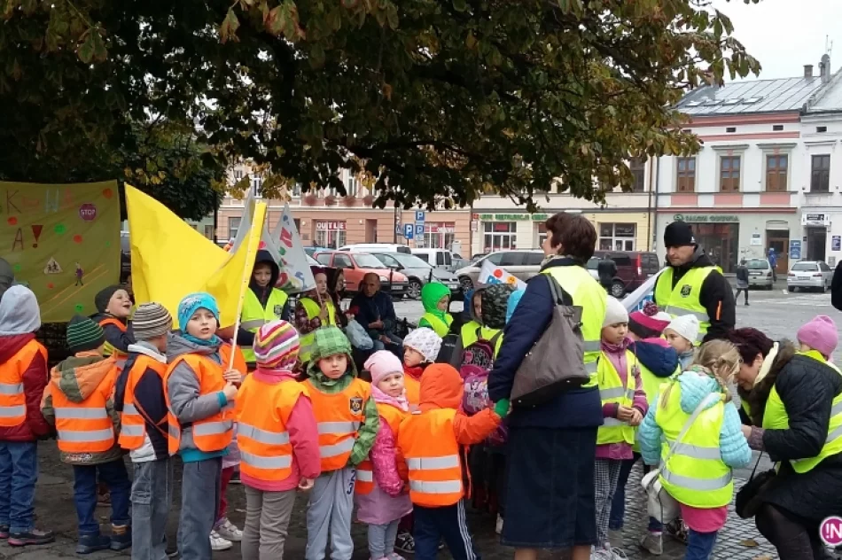 Przy pogodzie, niepogodzie, noś odblaski bo są w modzie! - zdjęcie 20
