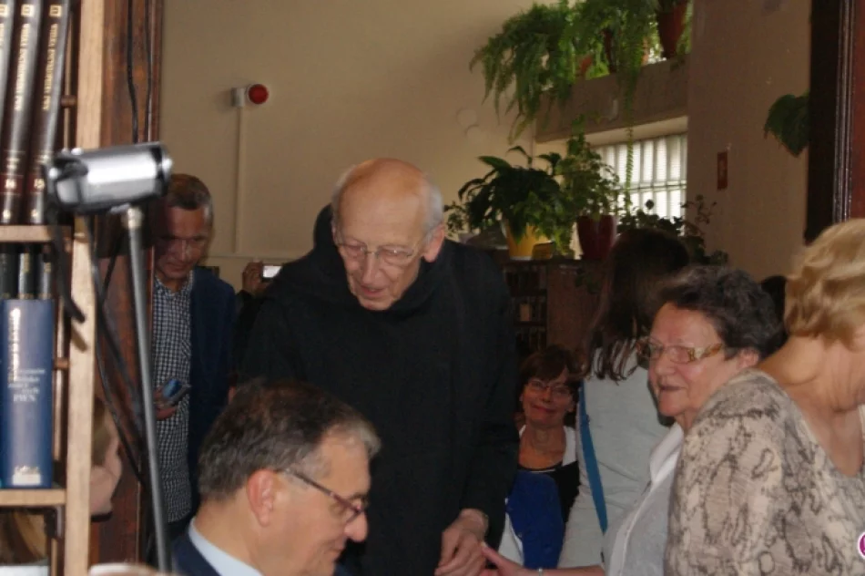 O. Leon Knabit w Nowym Sączu: Z gębą jak cmentarz świata nie zbawisz! - zdjęcie 2