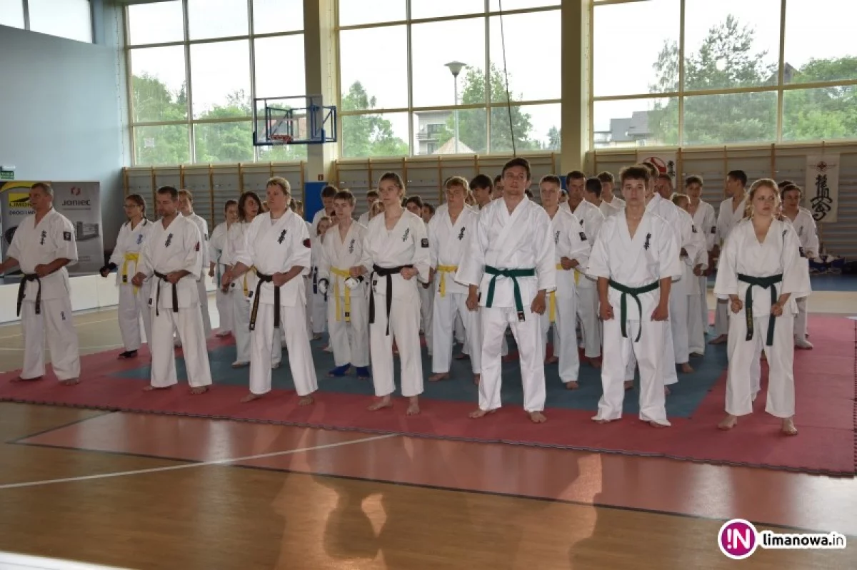 20 medali w dorobku limanowskich karateków