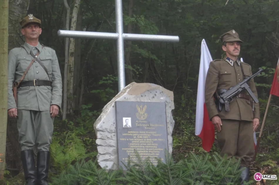 Stańkowa: upamiętnili żołnierza AK Tadeusza Biedronia „Kmicica” - zdjęcie 10