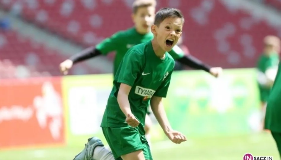 Z podwórka na stadion - zdjęcie 1