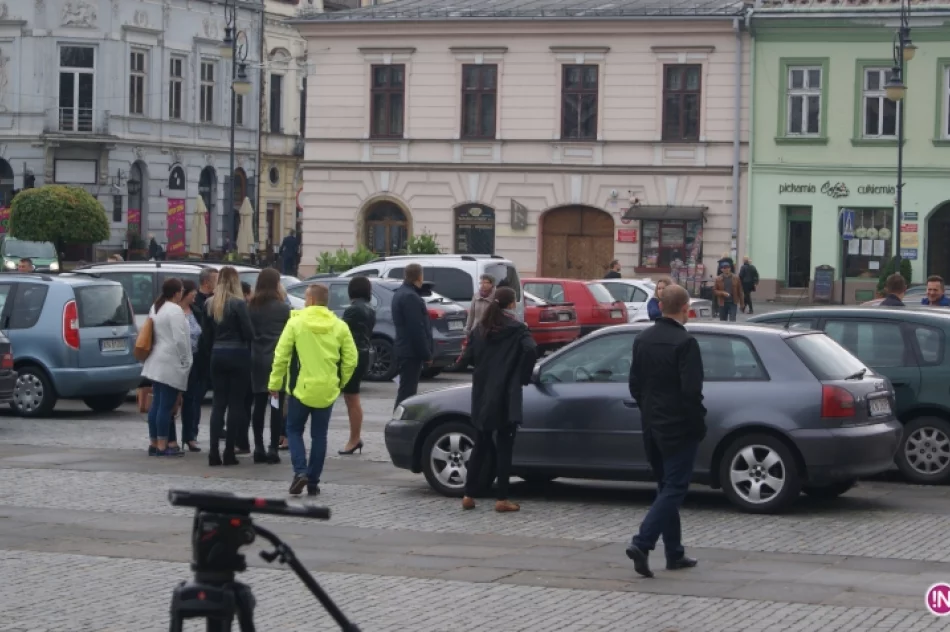 Porzucili samochody dla autobusu - zdjęcie 10