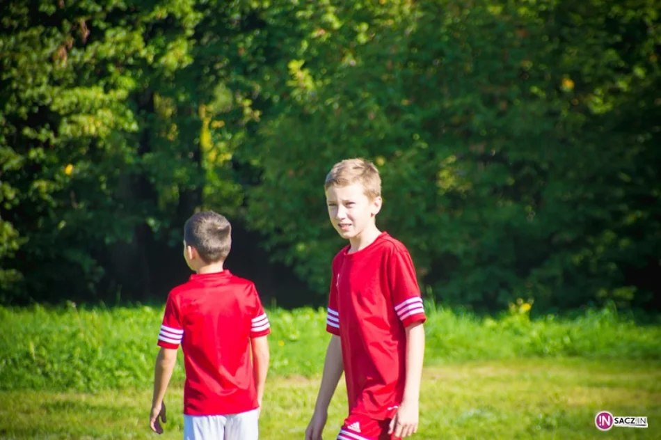 Pograli w piłkę na zakończenie wakacji - zdjęcie 4