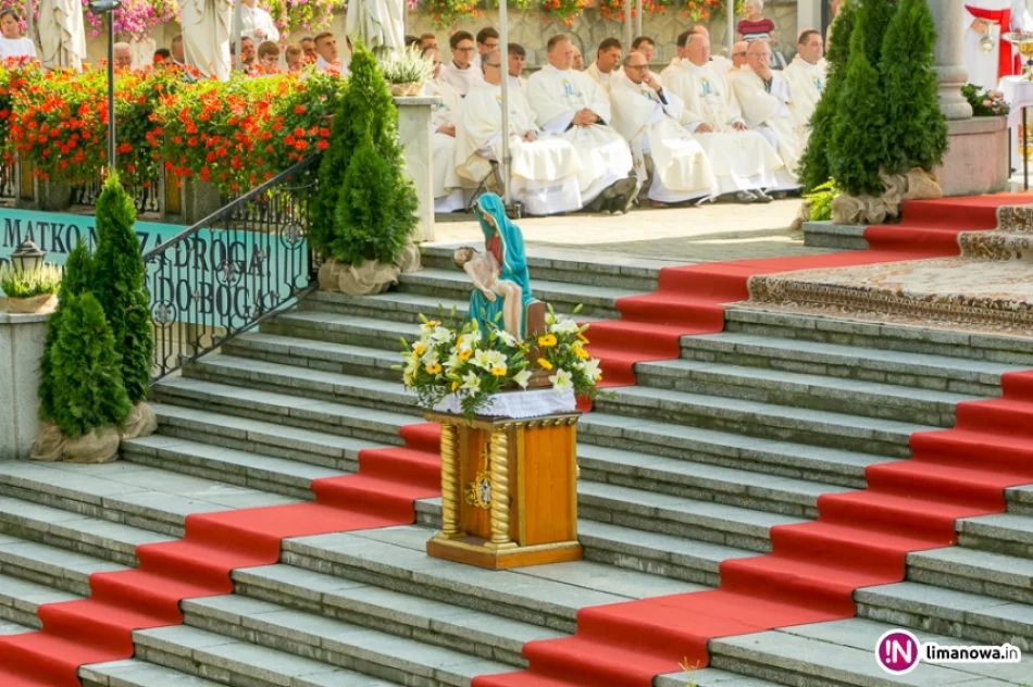 50. rocznica koronacji cudownej figury Matki Boskiej Bolesnej w Limanowej - zdjęcie 3