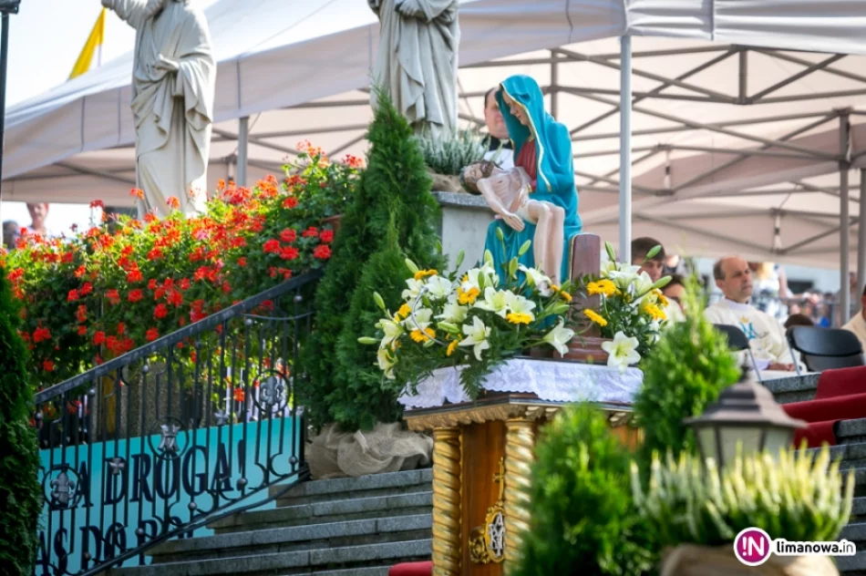 50. rocznica koronacji cudownej figury Matki Boskiej Bolesnej w Limanowej - zdjęcie 11