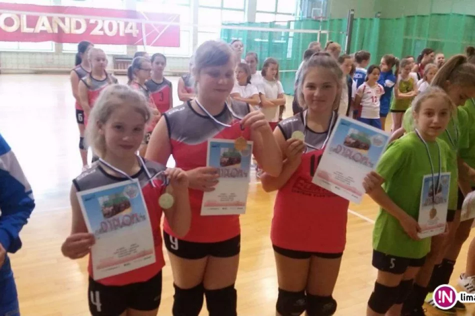Limanowskie siatkarki w czołówce zawodów rejonowych - zdjęcie 2