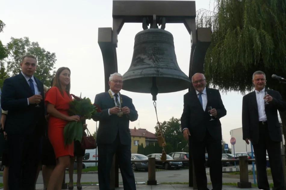 Multimilionerzy kupią WSB-NLU? - zdjęcie 8