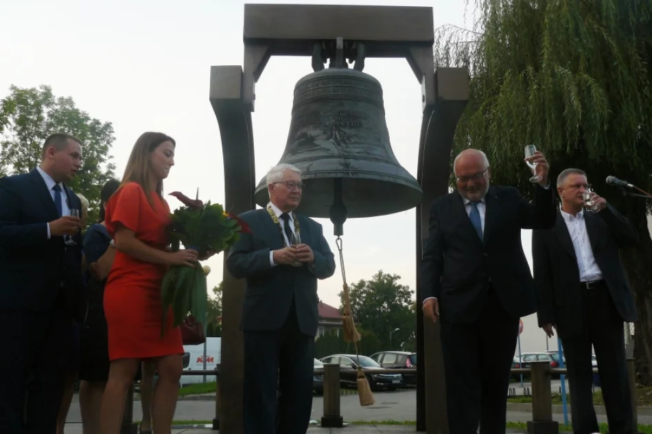 Multimilionerzy kupią WSB-NLU? - zdjęcie 9