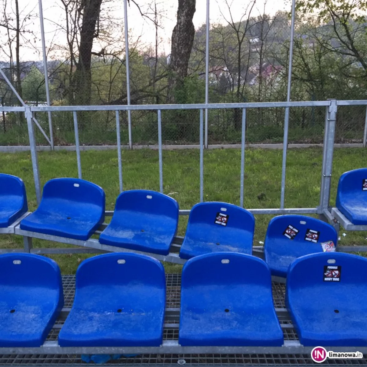 Zniszczenie na stadionie Limanovii po meczu z Sokołem Słopnice (wideo)