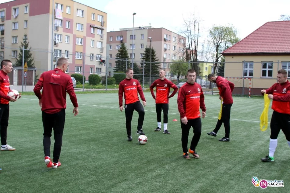 Reprezentacja polskiej Policji w piłce nożnej w Nowym Sączu - zdjęcie 3