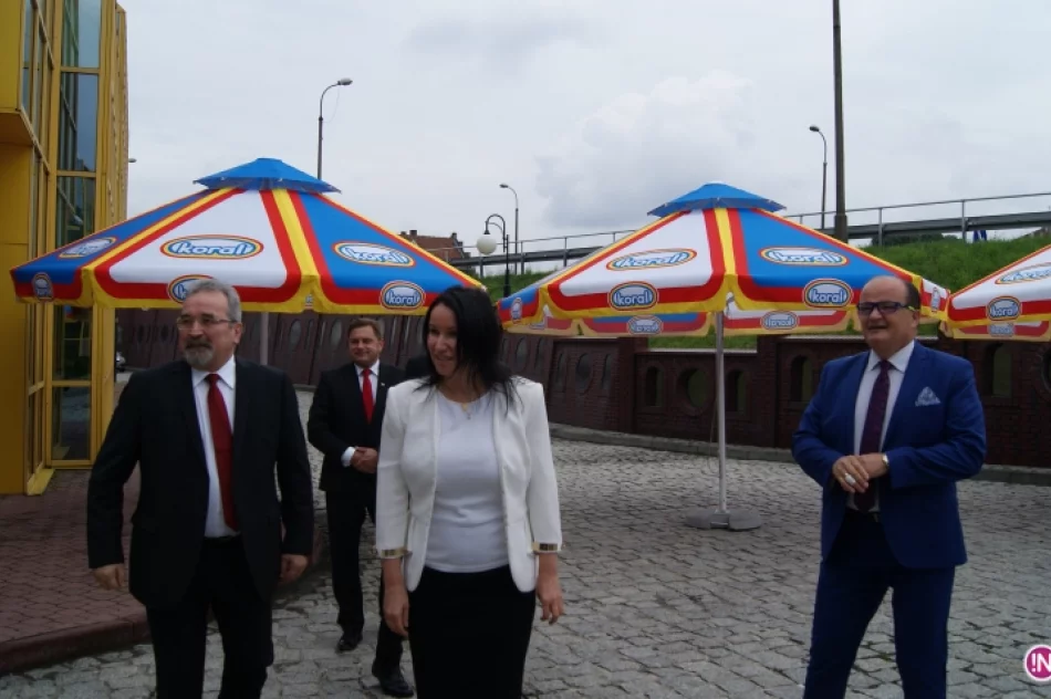 Karetka w Pogotowiu. Firma Koral przekazała nowy ambulans - zdjęcie 7