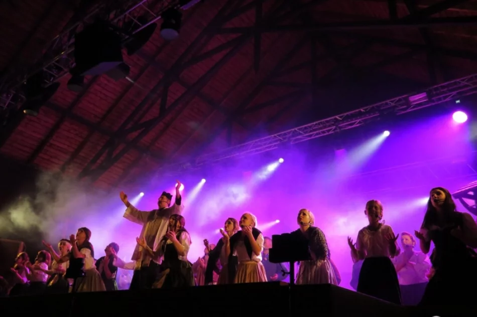 Jeden spektakl, tysiące widzów – premiera musicalu o Muszynie - zdjęcie 15