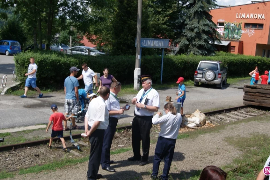 Nie parowóz a spalinówka. Letni "Pociąg Retro Transwersalny" dobił do końcowej stacji - zdjęcie 7