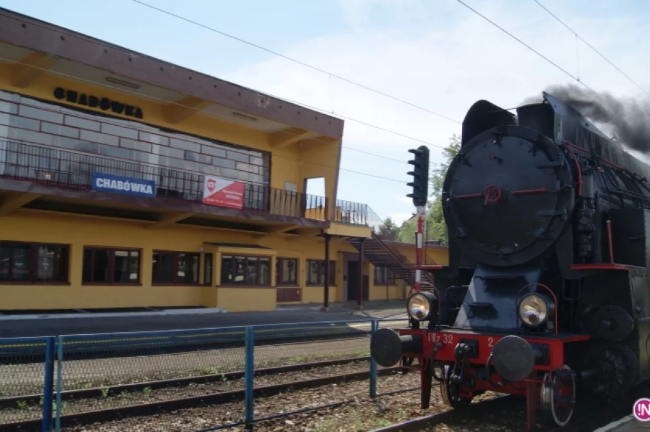 Nie parowóz a spalinówka. Letni "Pociąg Retro Transwersalny" dobił do końcowej stacji - zdjęcie 20