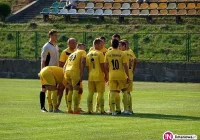Tymbark – Sandecja II. Zwycięski gol na początku meczu. - zdjęcie główne