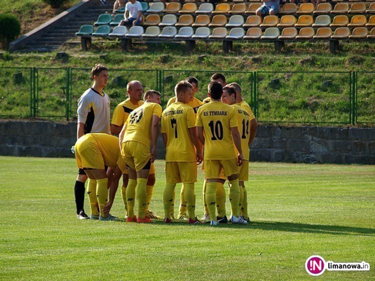 Tymbark – Sandecja II. Zwycięski gol na początku meczu.