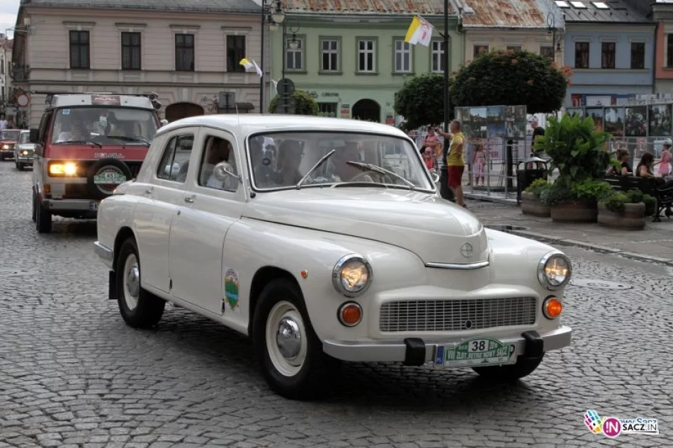 VIII Zlot Zabytkowych Pojazdów Retro w Nowym Sączu - zdjęcie 2