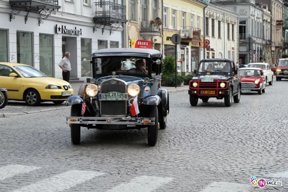 VIII Zlot Zabytkowych Pojazdów Retro w Nowym Sączu - zdjęcie 3