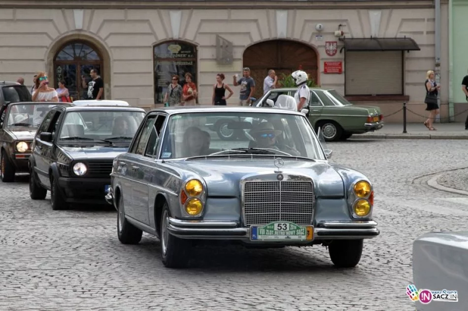 VIII Zlot Zabytkowych Pojazdów Retro w Nowym Sączu - zdjęcie 5