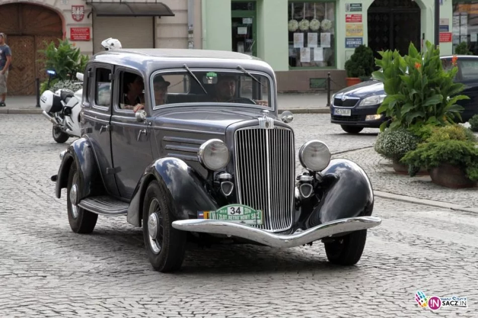 VIII Zlot Zabytkowych Pojazdów Retro w Nowym Sączu - zdjęcie 6