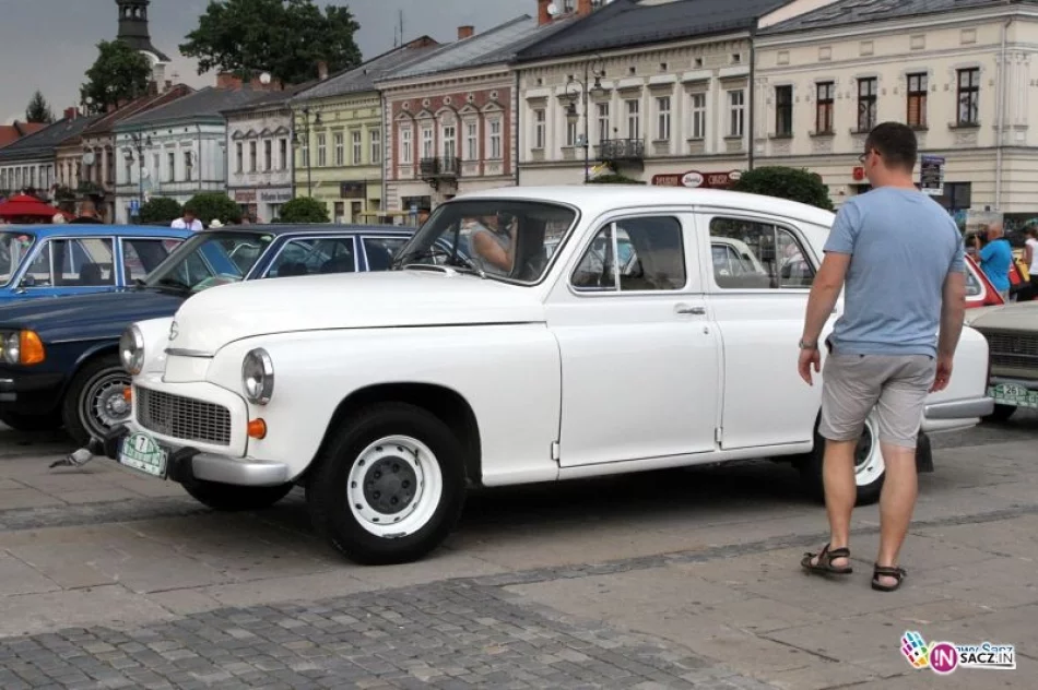 VIII Zlot Zabytkowych Pojazdów Retro w Nowym Sączu - zdjęcie 8