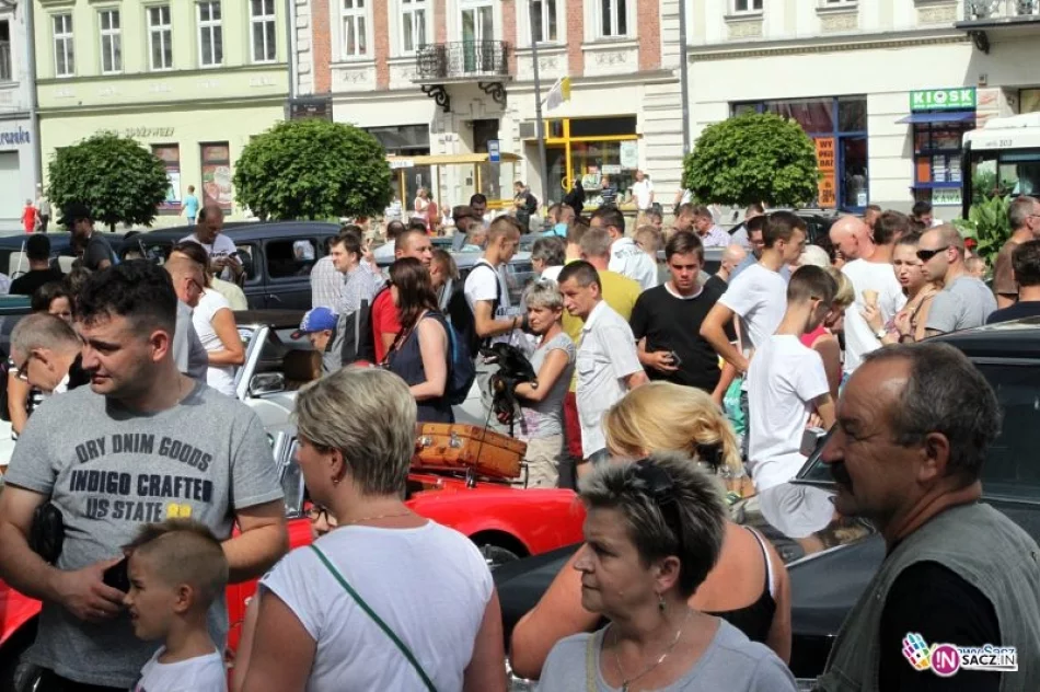 VIII Zlot Zabytkowych Pojazdów Retro w Nowym Sączu - zdjęcie 15