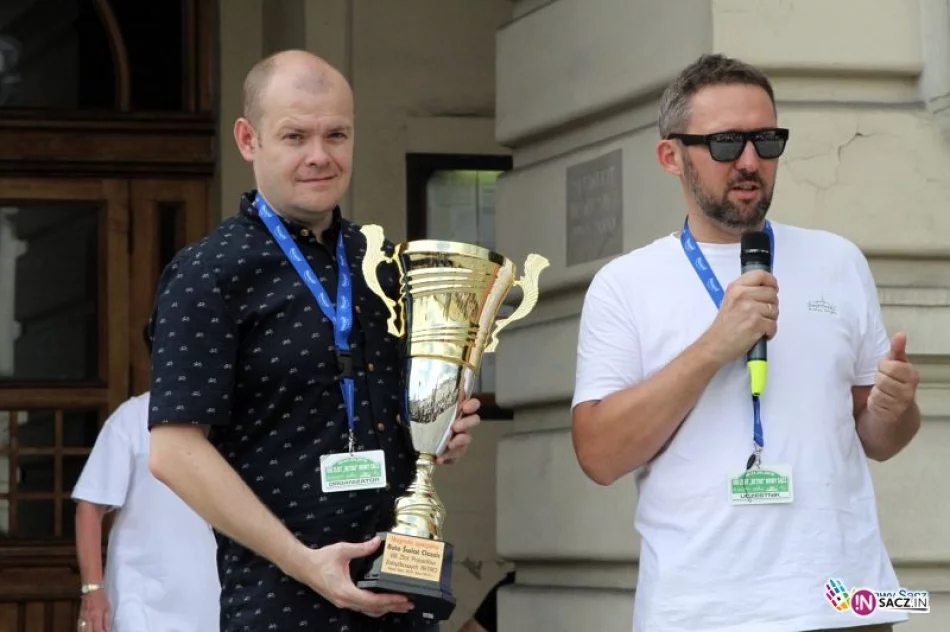 VIII Zlot Zabytkowych Pojazdów Retro w Nowym Sączu - zdjęcie 16