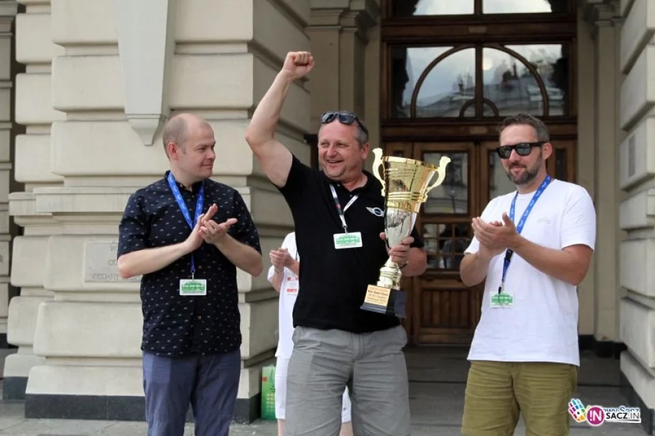 VIII Zlot Zabytkowych Pojazdów Retro w Nowym Sączu - zdjęcie 20