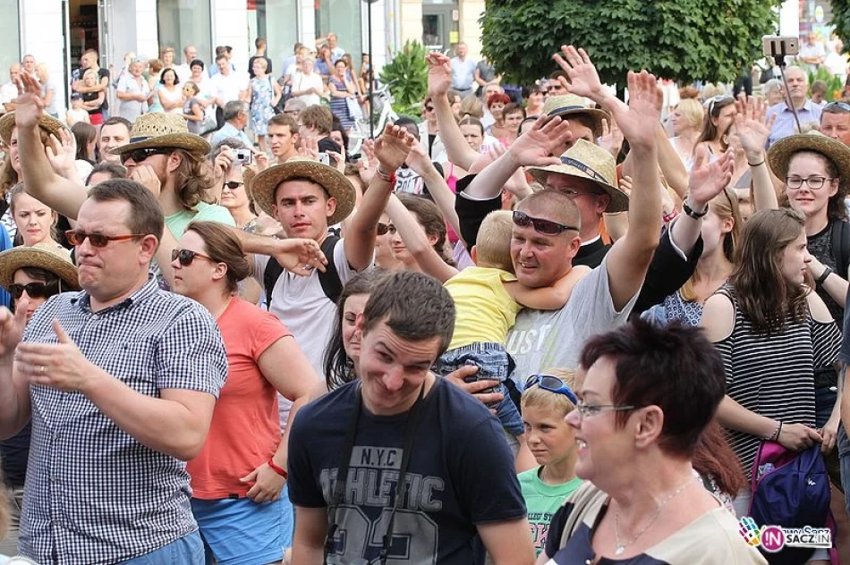 Nowy Sącz  śpiewał i tańczył razem z Golec uOrkiestra! - zdjęcie 10