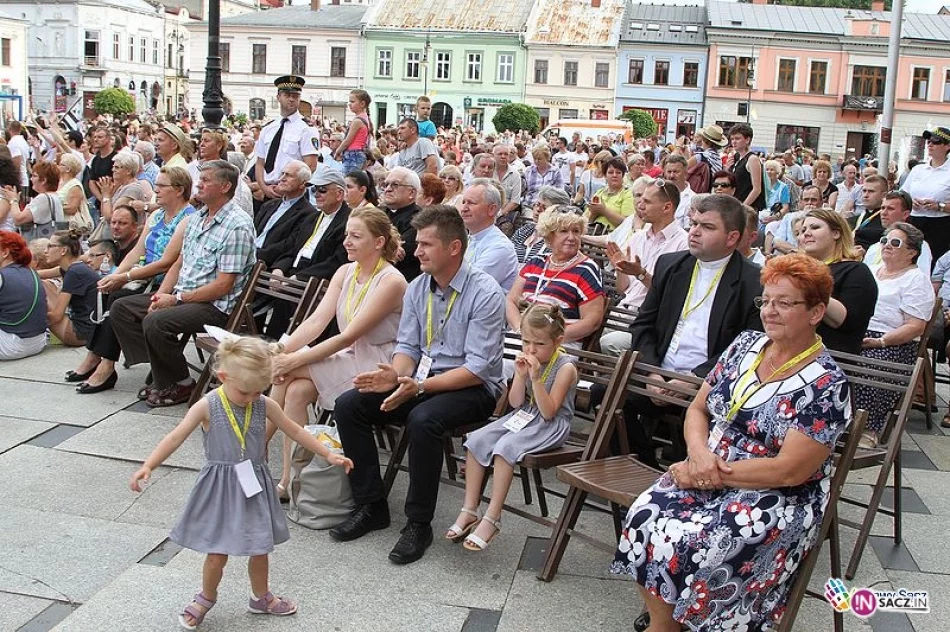 Nowy Sącz  śpiewał i tańczył razem z Golec uOrkiestra! - zdjęcie 15