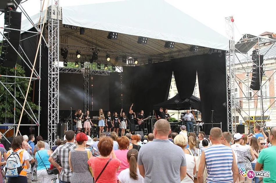 Nowy Sącz  śpiewał i tańczył razem z Golec uOrkiestra! - zdjęcie 19