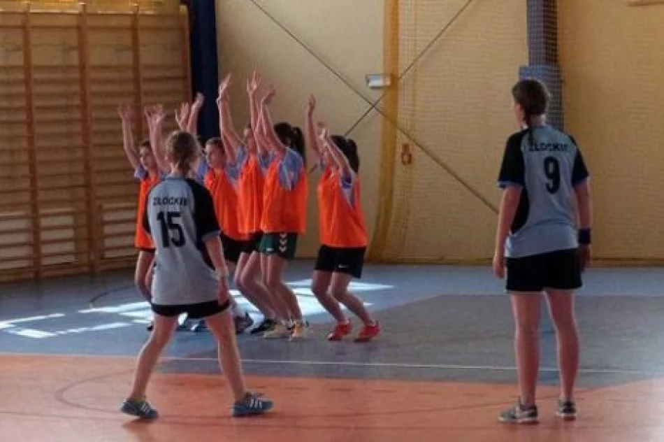 Gimnazjalistki ze Stróż Mistrzyniami Powiatu - zdjęcie 2