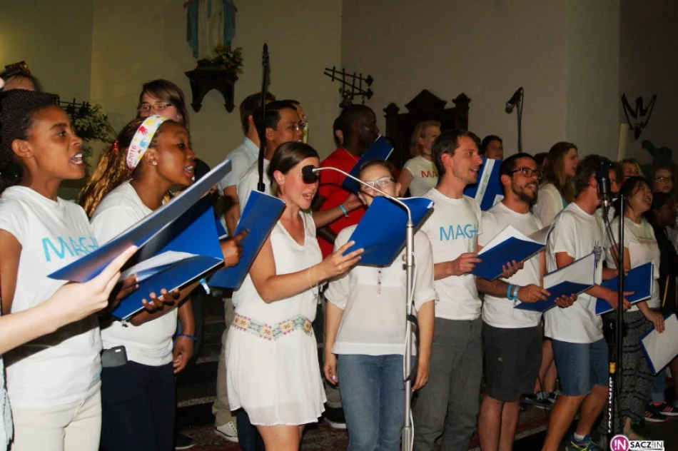 Our God is Awesome God! Energetyczny koncert Wielokulturowego Chóru Gospel! - zdjęcie 8