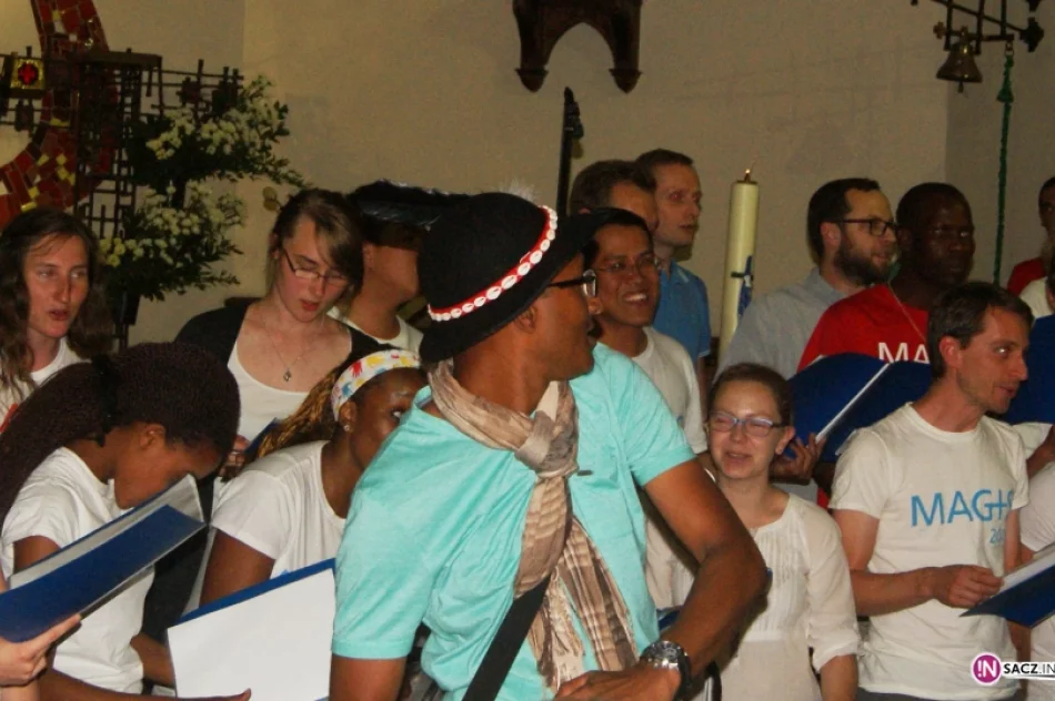 Our God is Awesome God! Energetyczny koncert Wielokulturowego Chóru Gospel! - zdjęcie 11