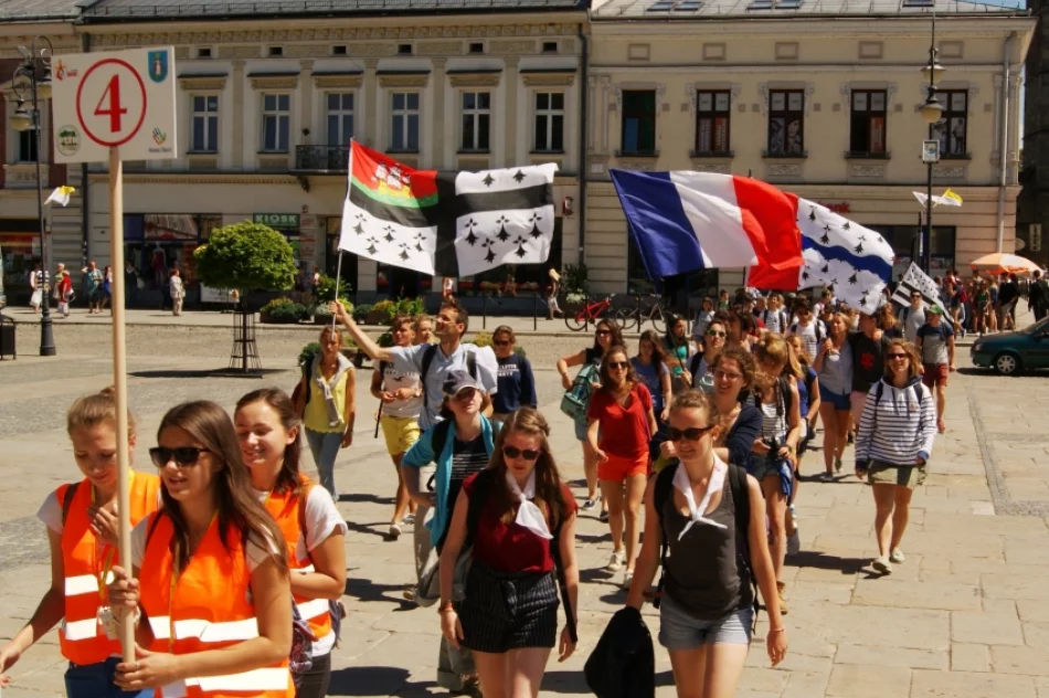 Francuscy pielgrzymi zwiedzają Nowy Sącz - zdjęcie 8
