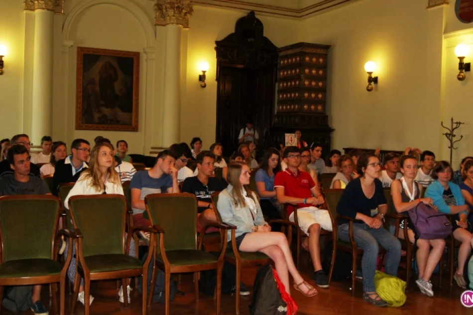 Francuscy pielgrzymi zwiedzają Nowy Sącz - zdjęcie 14