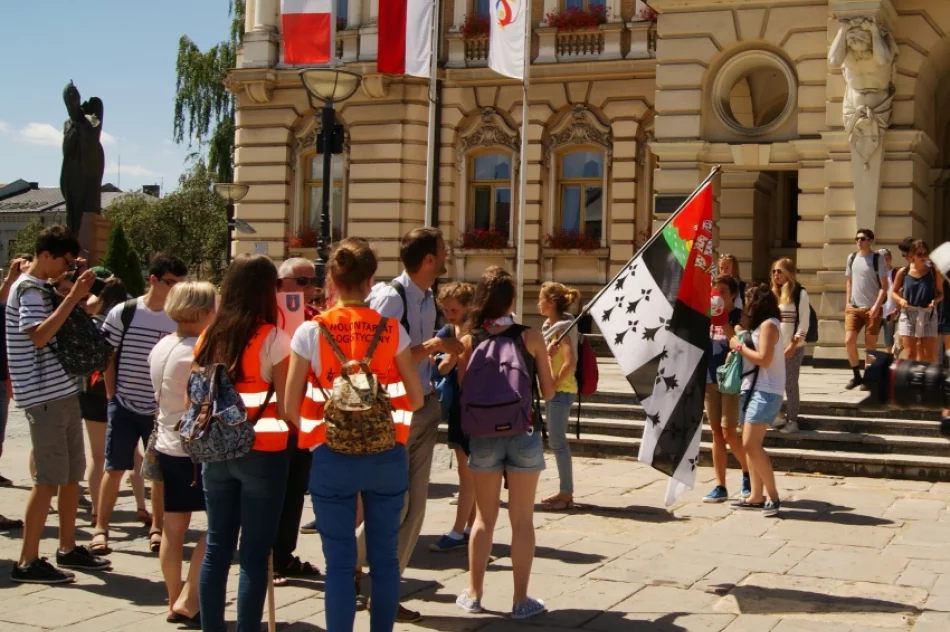 Francuscy pielgrzymi zwiedzają Nowy Sącz - zdjęcie 19