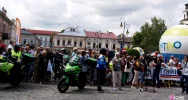Kolarze Tour de Pologne pożegnali Nowy Sącz! Start z nowosądeckiego Rynku w kierunku Rzeszowa - zdjęcie 2