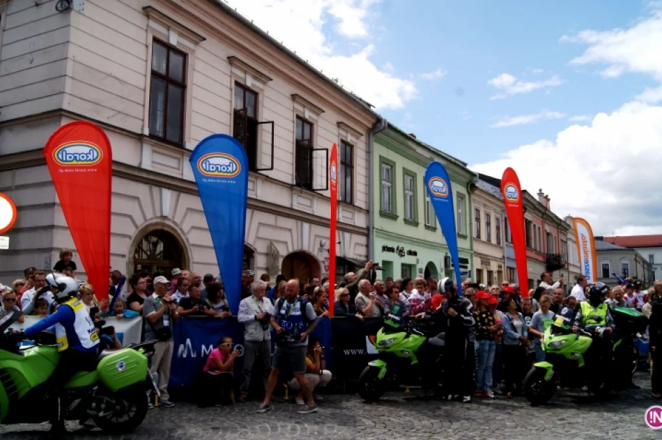 Kolarze Tour de Pologne pożegnali Nowy Sącz! Wystartowali z Rynku - zdjęcie 3